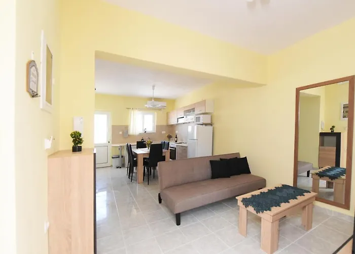 Happy Days Und Studio/penthouse Apartamento
