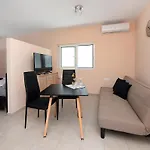 דירה Happy Days Und Studio/penthouse יאליסוס