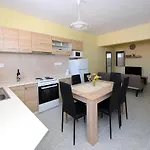 Happy Days Und Studio/penthouse דירה