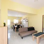Happy Days Und Studio/penthouse דירה