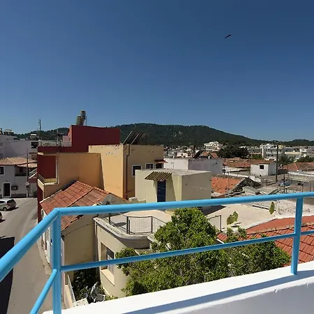 Happy Days Und Studio/penthouse Apartamento