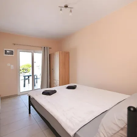Happy Days Und Studio/penthouse Ialisos