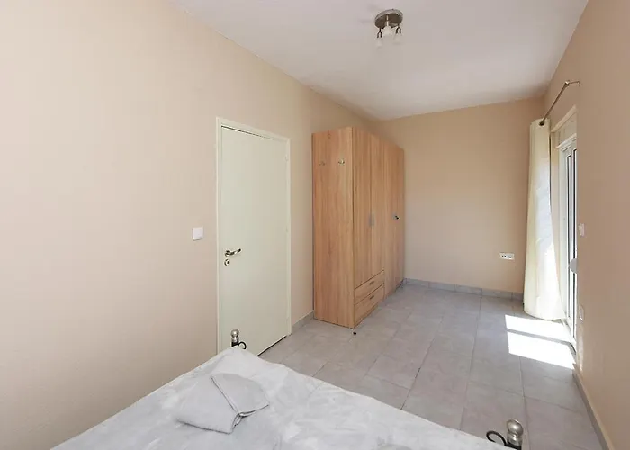 Appartement Happy Days Und Studio/penthouse Ialysos (Rhodes)