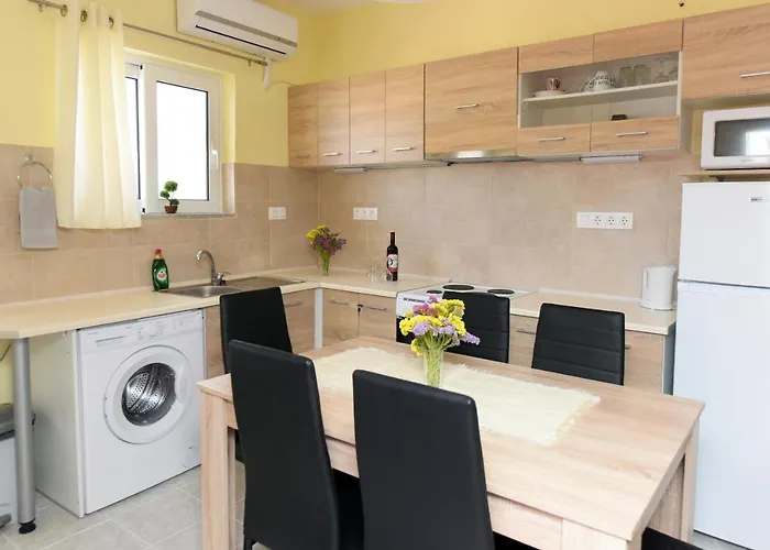 Happy Days Und Studio/penthouse Appartement Ialysos (Rhodes)